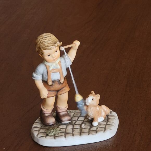 Vintage 2000 Goebel B.H 153 Figurine What A Catch Boy teasing cat with a fish - Picture 1 of 9